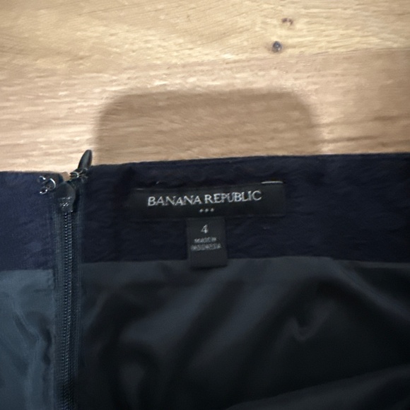 Banana republic Navy pencil skirt - Picture 4 of 4